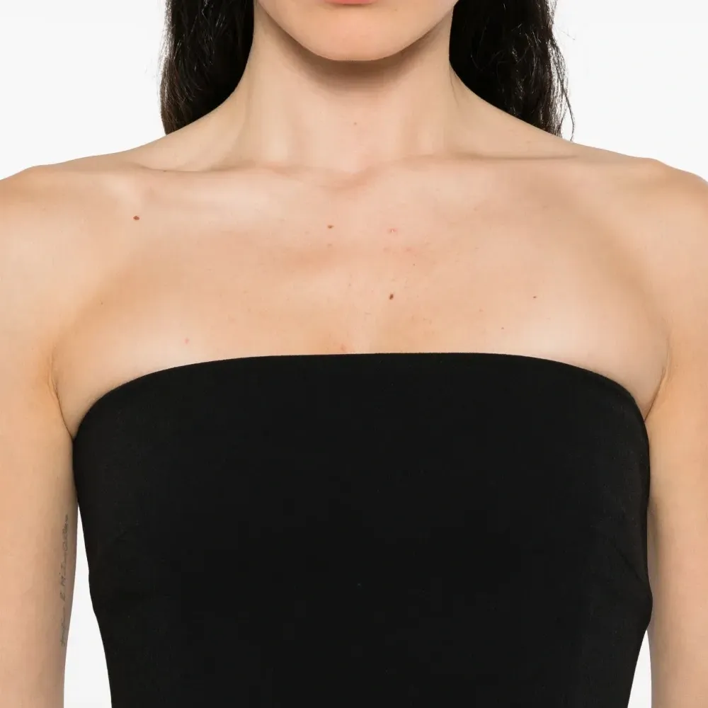 платье без рукавов