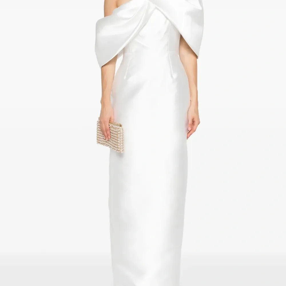 платье асимметричного кроя