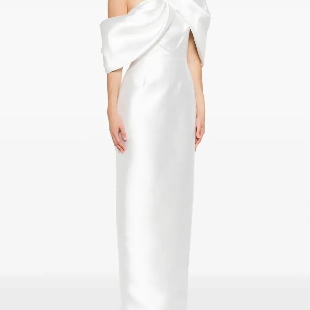 платье асимметричного кроя