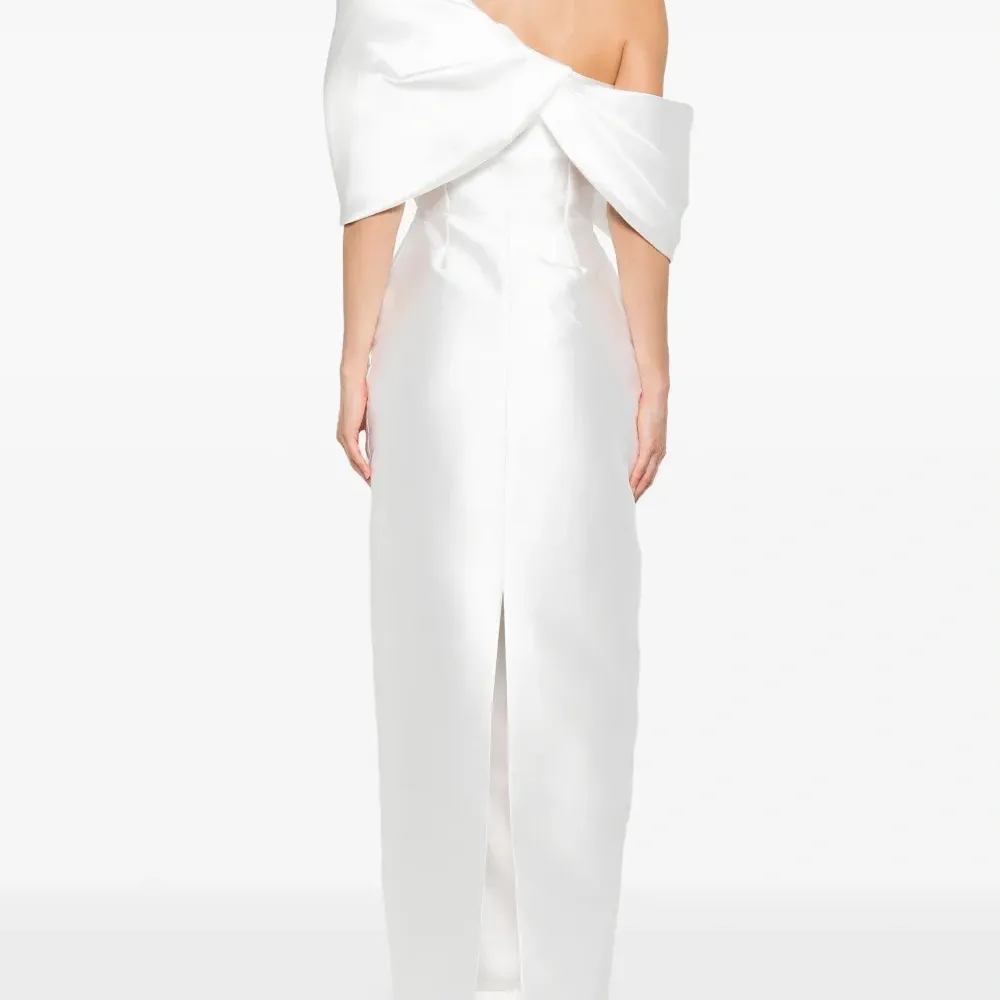 платье асимметричного кроя