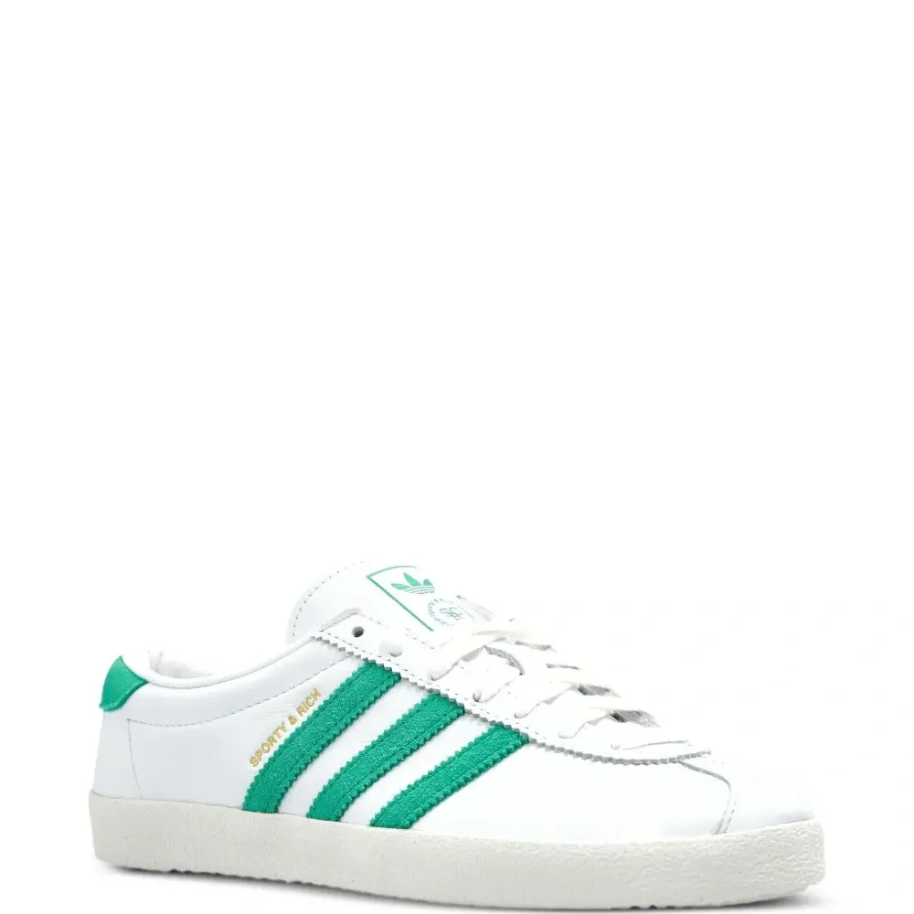 кроссовки с полосками