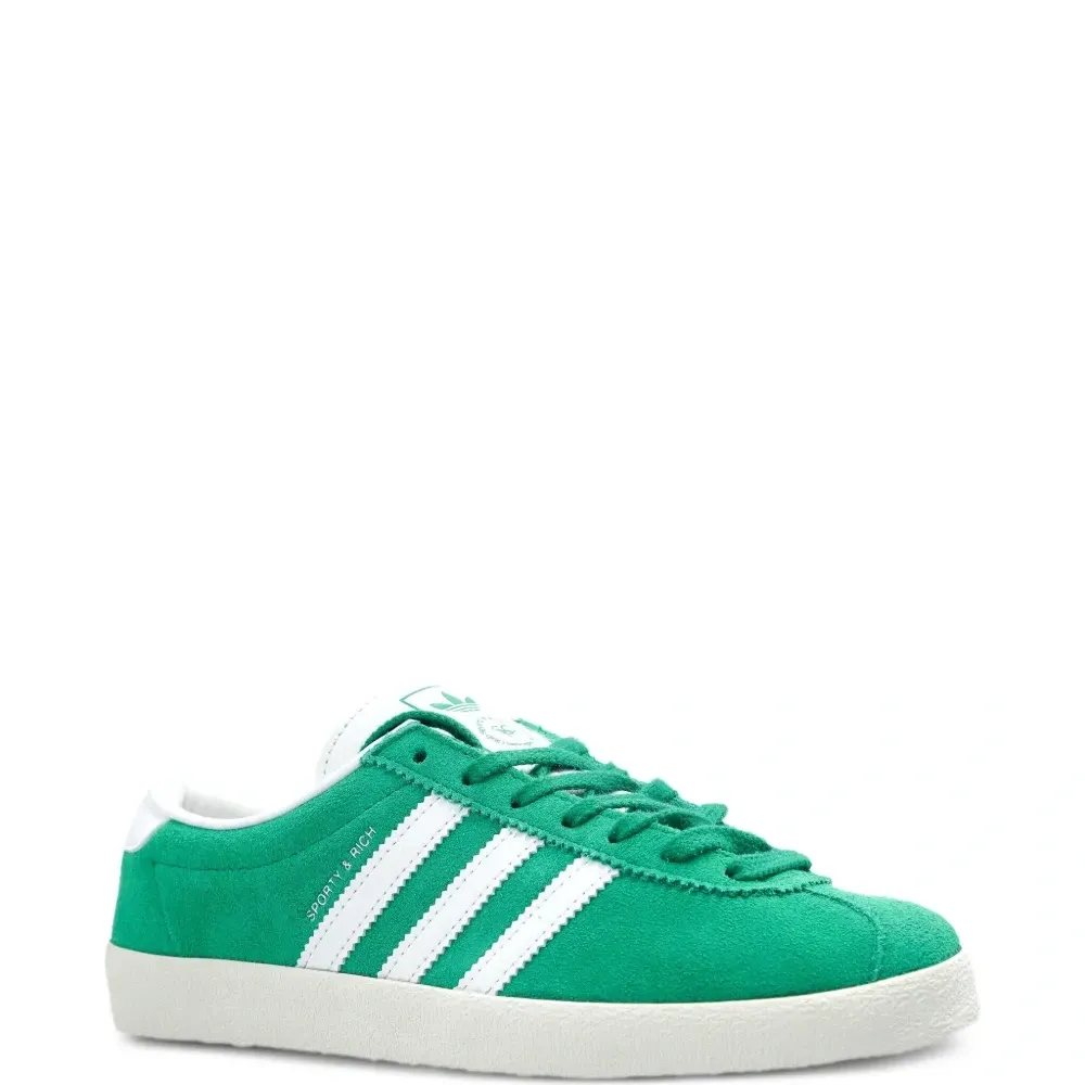 кроссовки с полосками