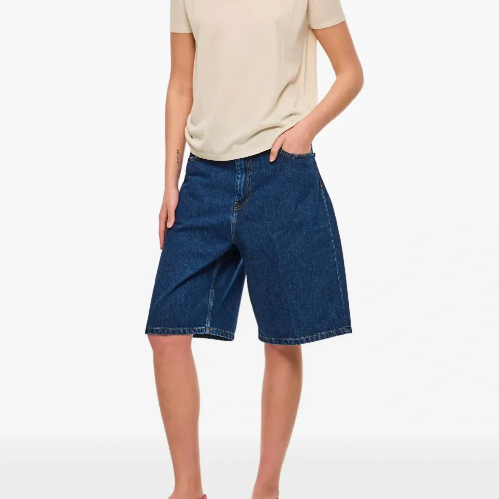 Джемпер с короткими рукавами и круглым вырезом