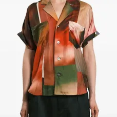 Рубашка с абстрактным принтом