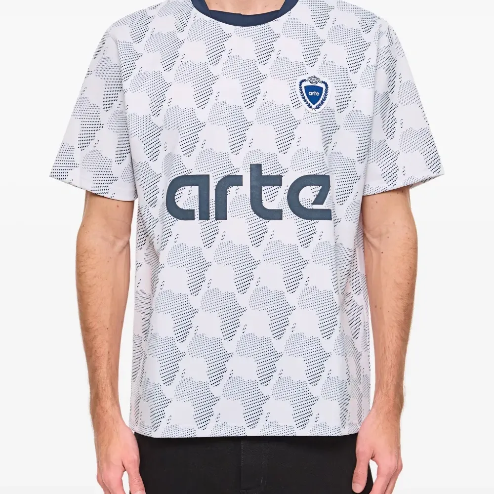 Футболка с графичным принтом