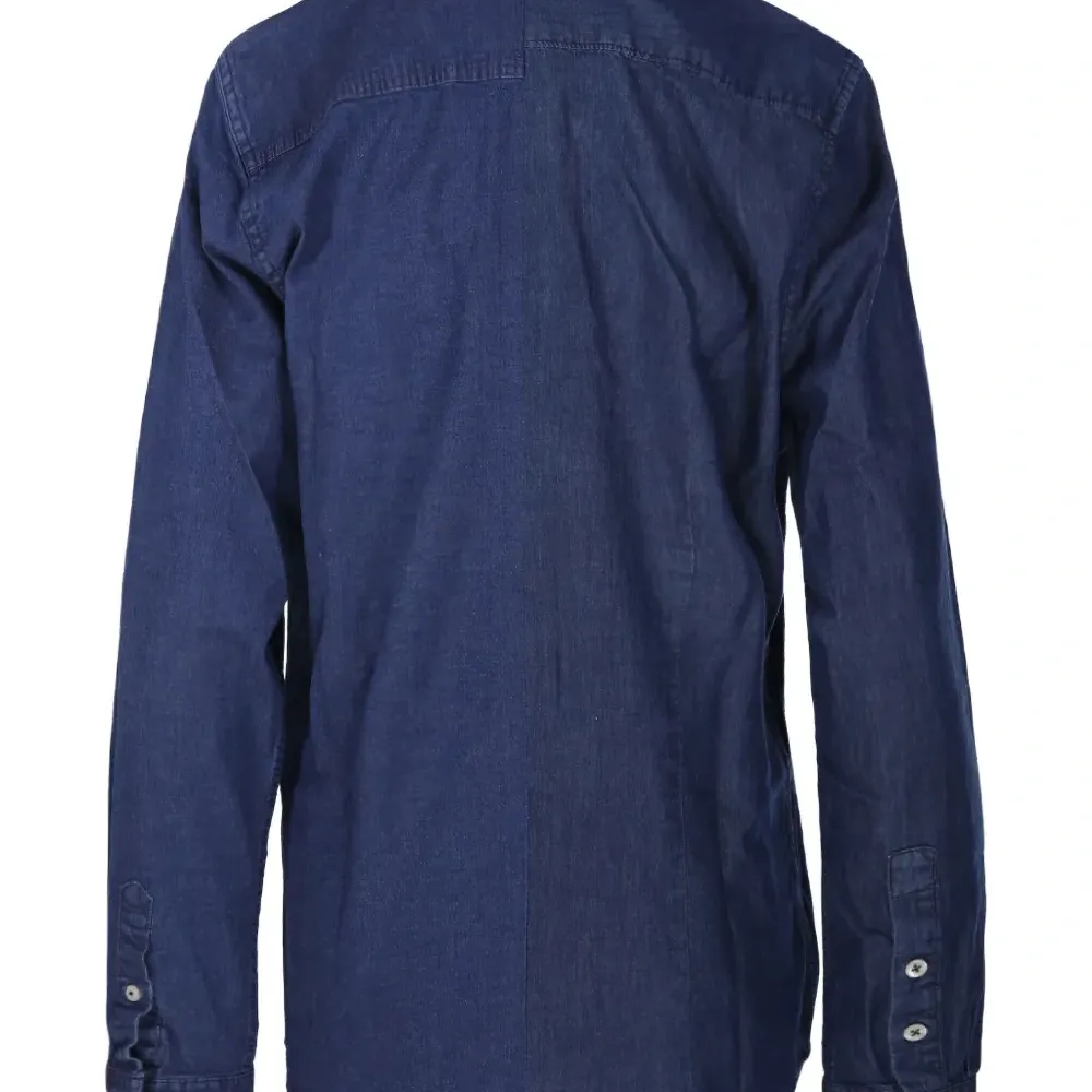 джинсовая рубашка с карманами