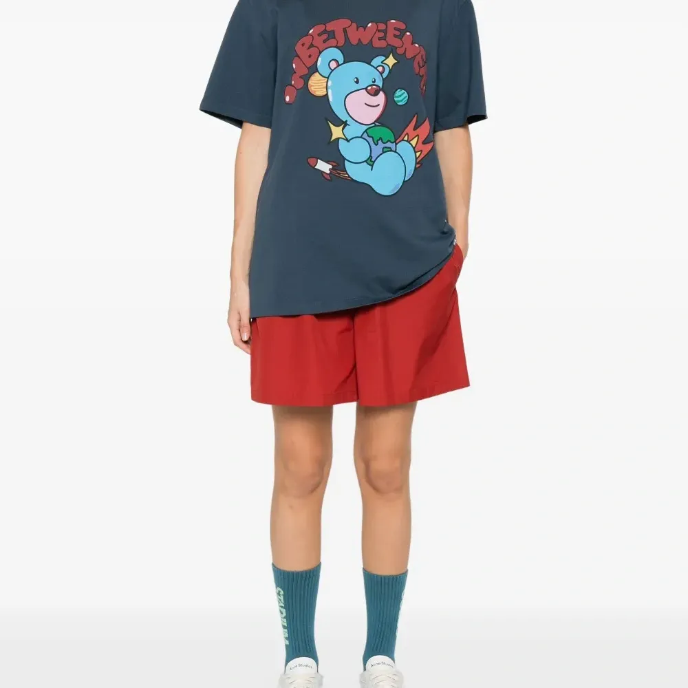 футболка с графичным принтом футболка с графичным принтом