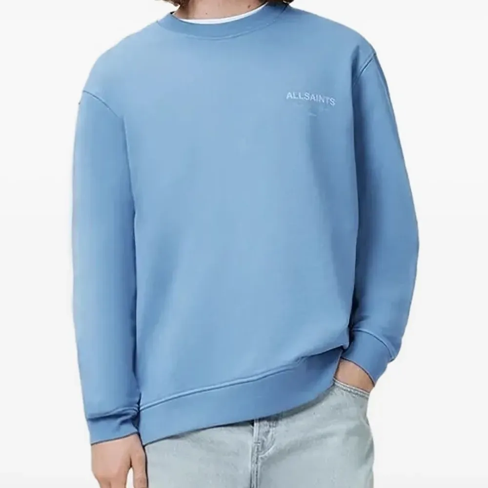 Толстовка с вышитым логотипом