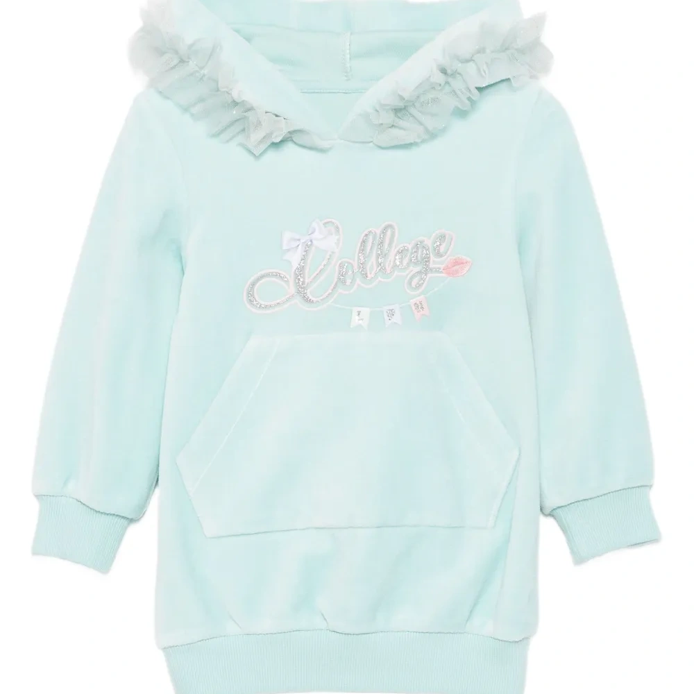 Велюровое платье с оборками на капюшоне