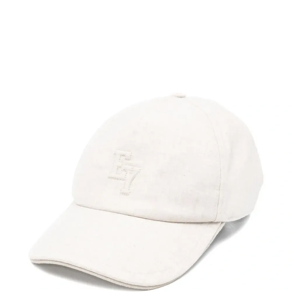 Бейсболка с вышитым логотипом