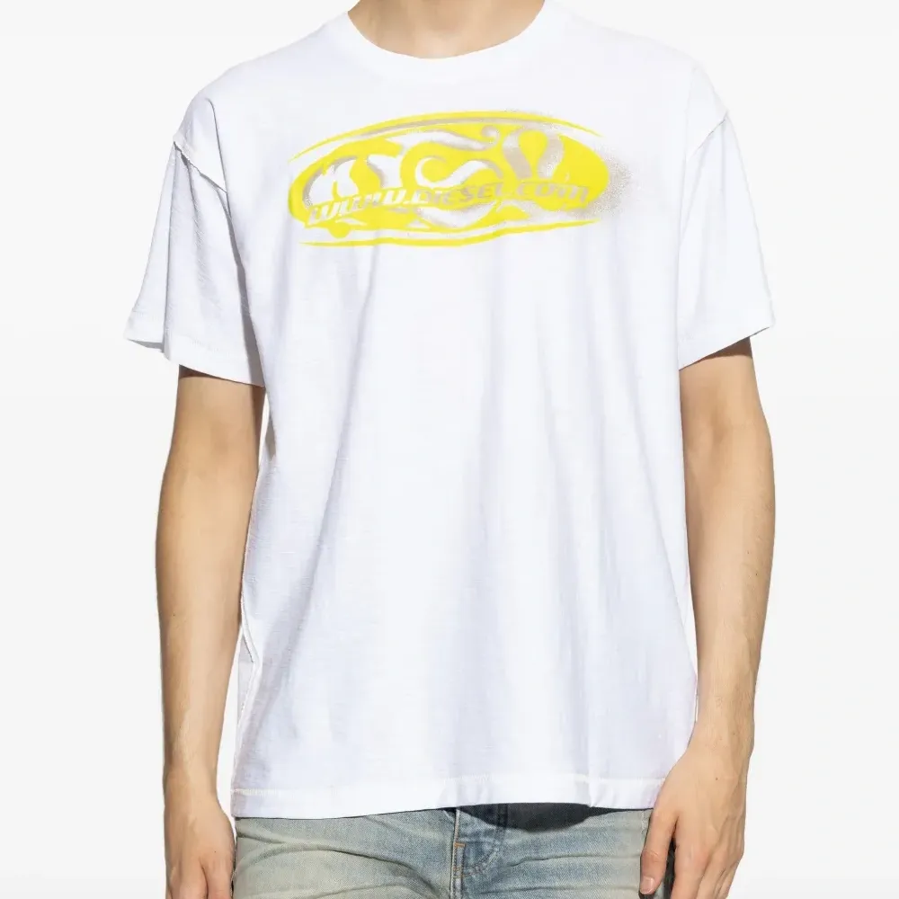 футболка с графичным принтом футболка с графичным принтом