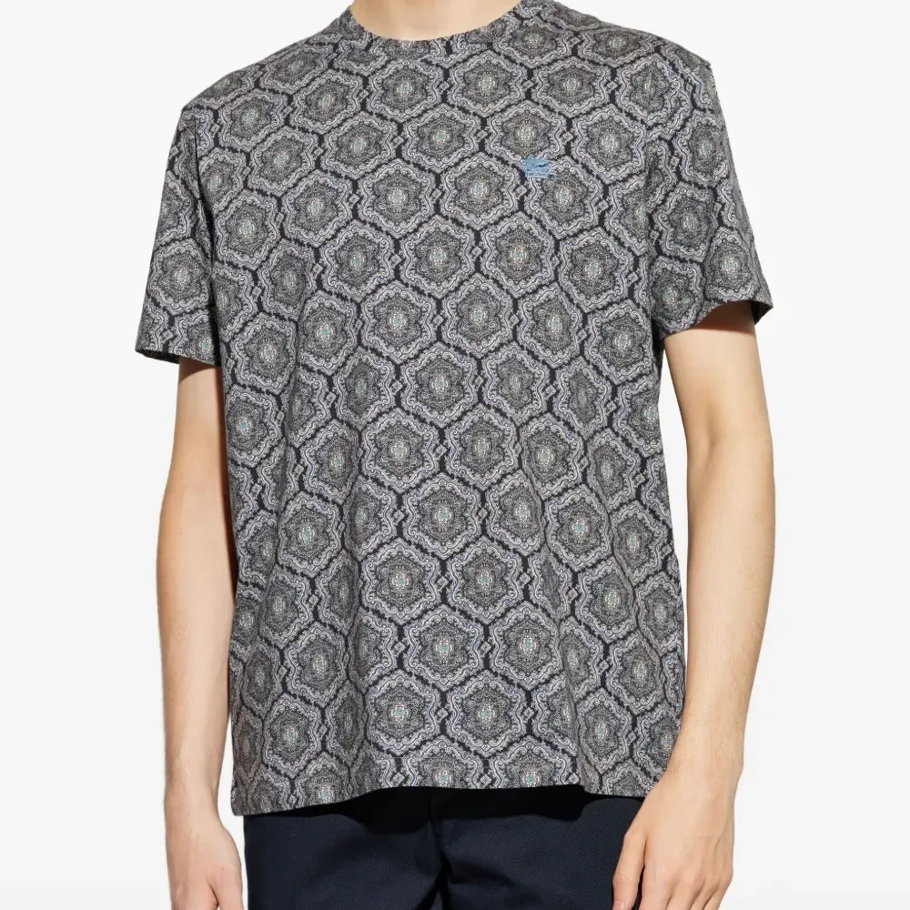 футболка с узором