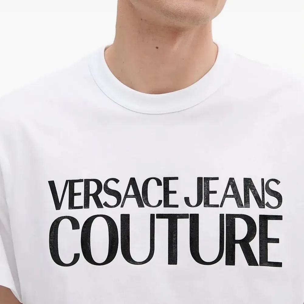 Футболка с логотипом