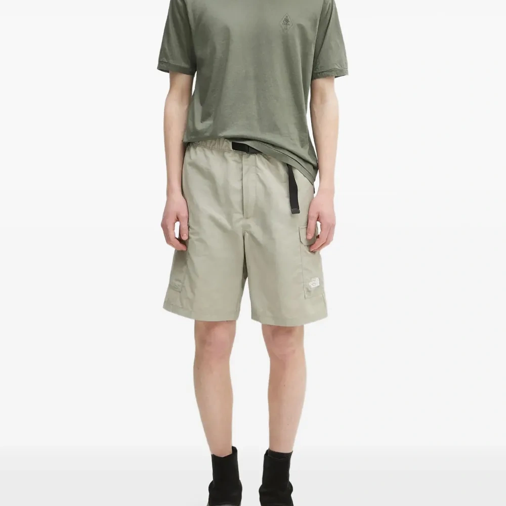 Футболка с логотипом