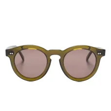 Солнцезащитные очки в круглой оправе