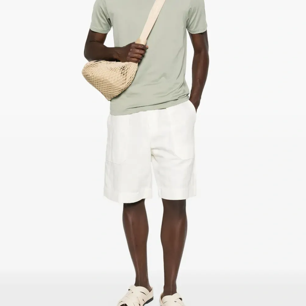 футболка с круглым вырезом