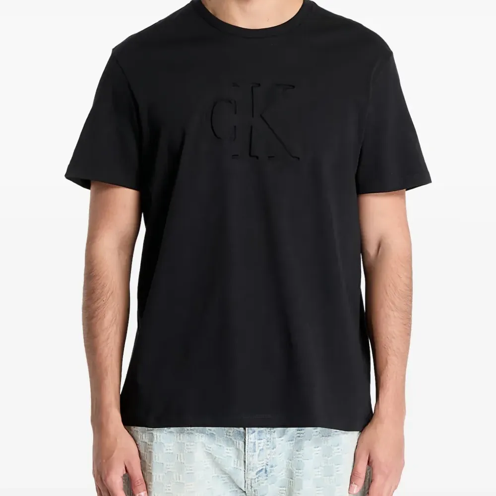 Футболка с круглым вырезом