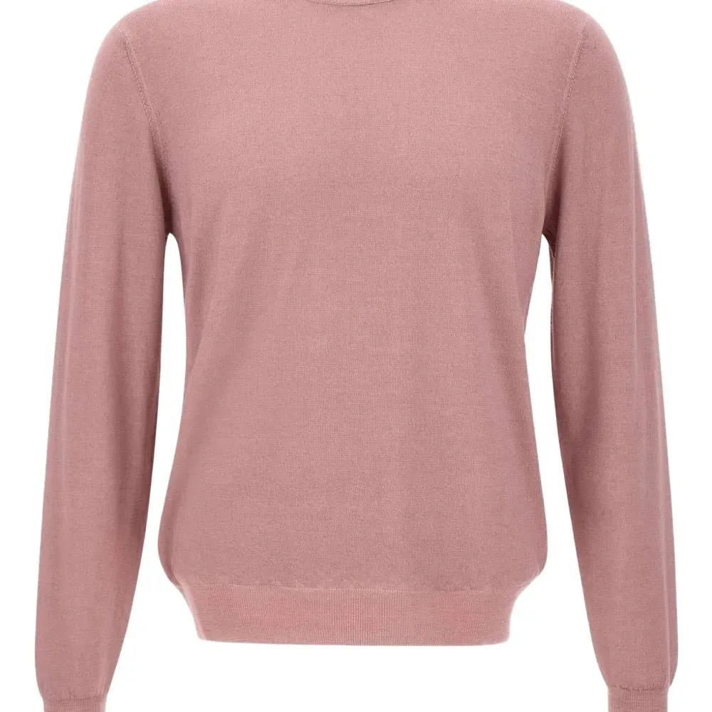 Свитер с круглым вырезом