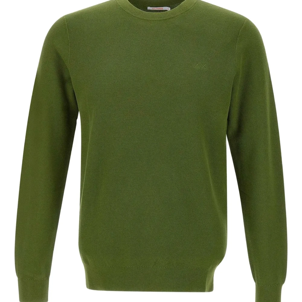 Свитер с круглым вырезом