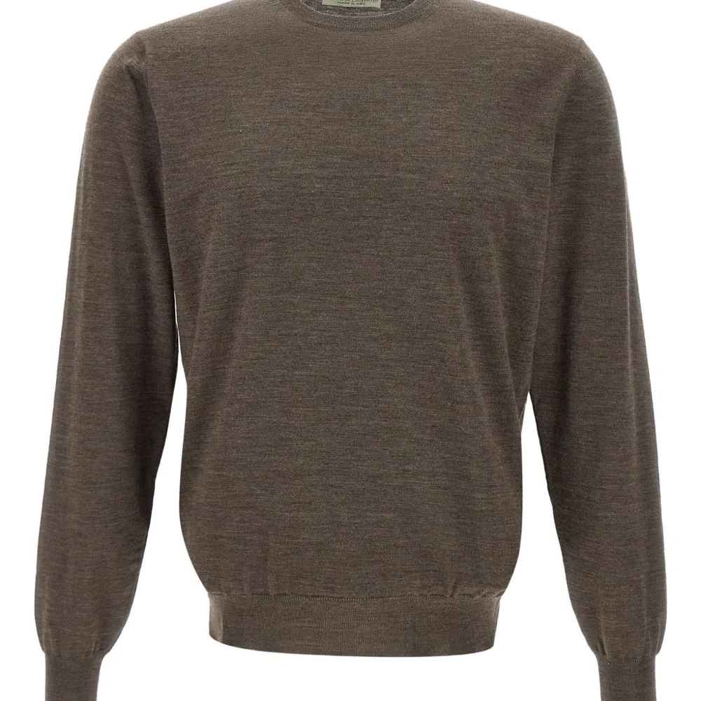 свитер с круглым вырезом