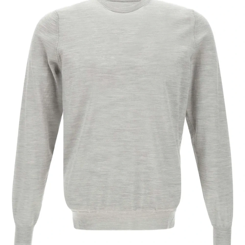 свитер с круглым вырезом