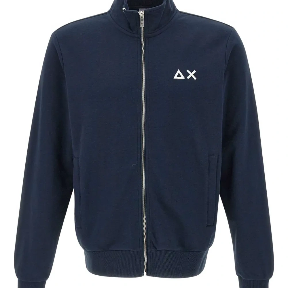 Спортивная куртка на молнии