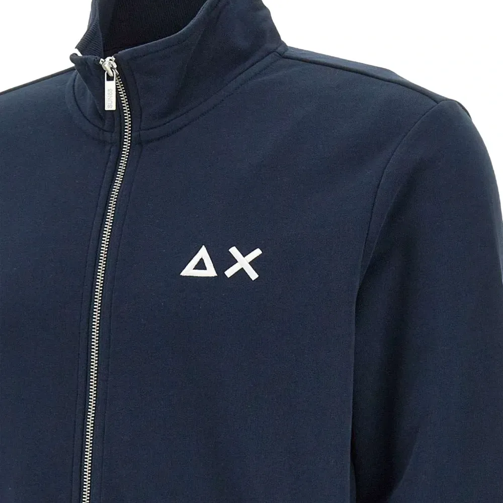 Спортивная куртка на молнии