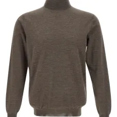 свитер с высоким воротником