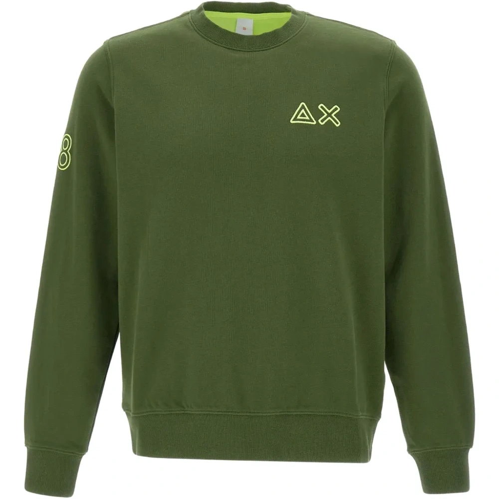 Свитер с круглым вырезом