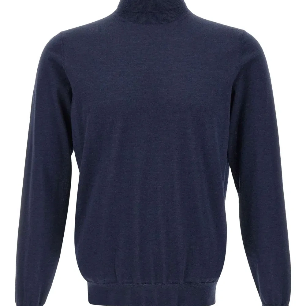 свитер с высоким воротником