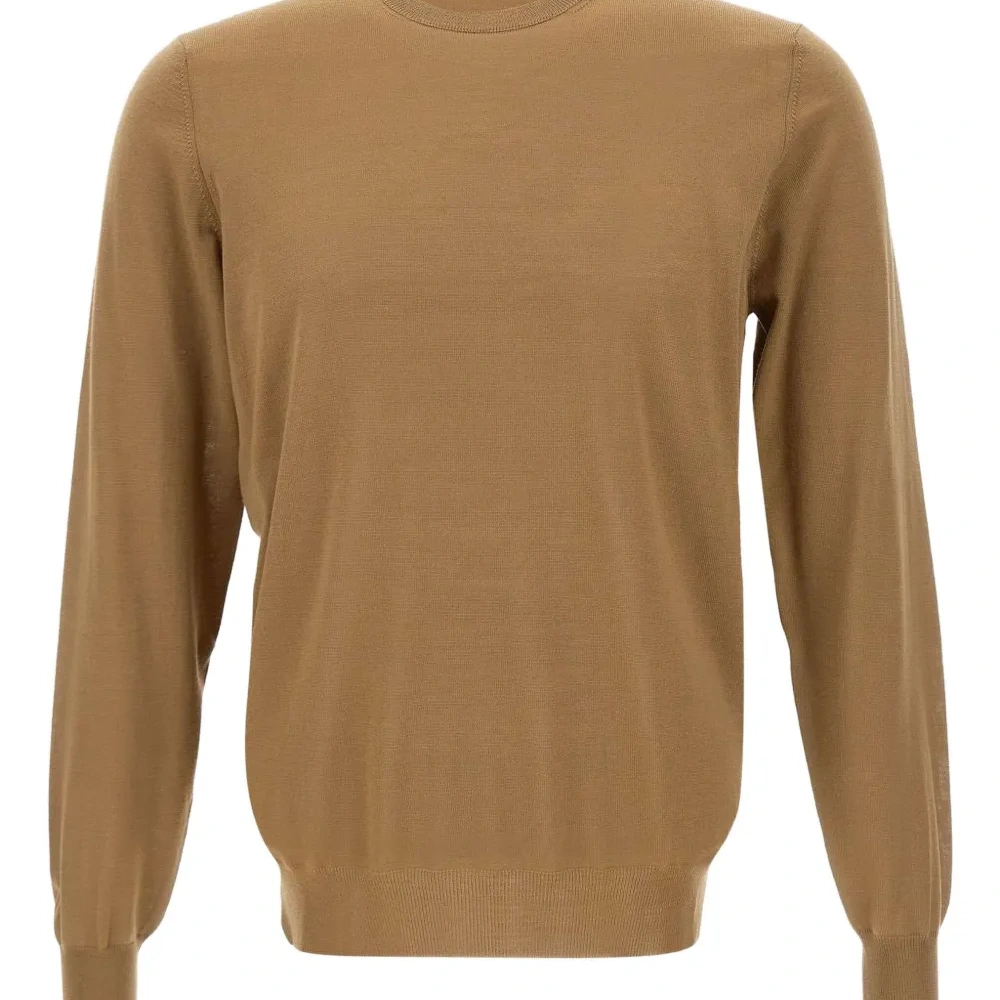 свитер с круглым вырезом