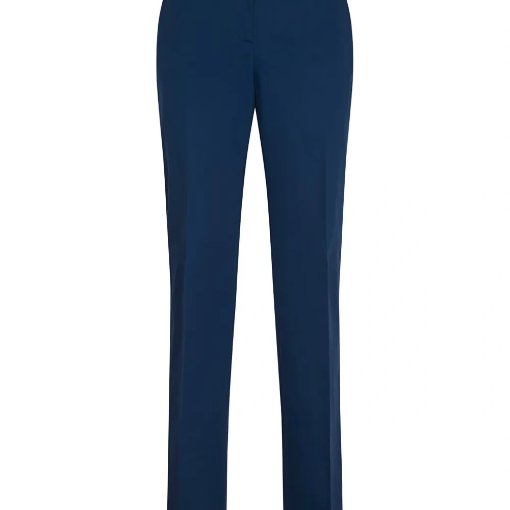 Прямые брюки строгого кроя