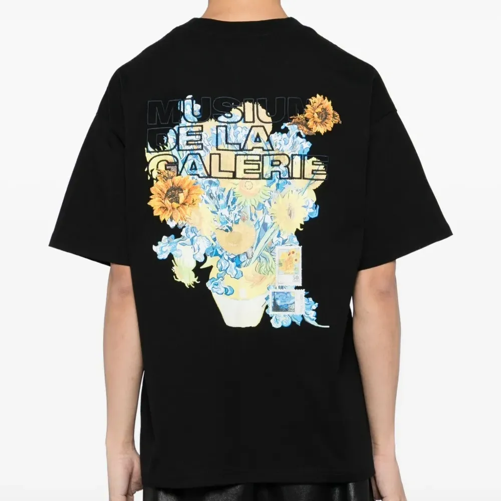 футболка с вышитым логотипом футболка с вышитым логотипом