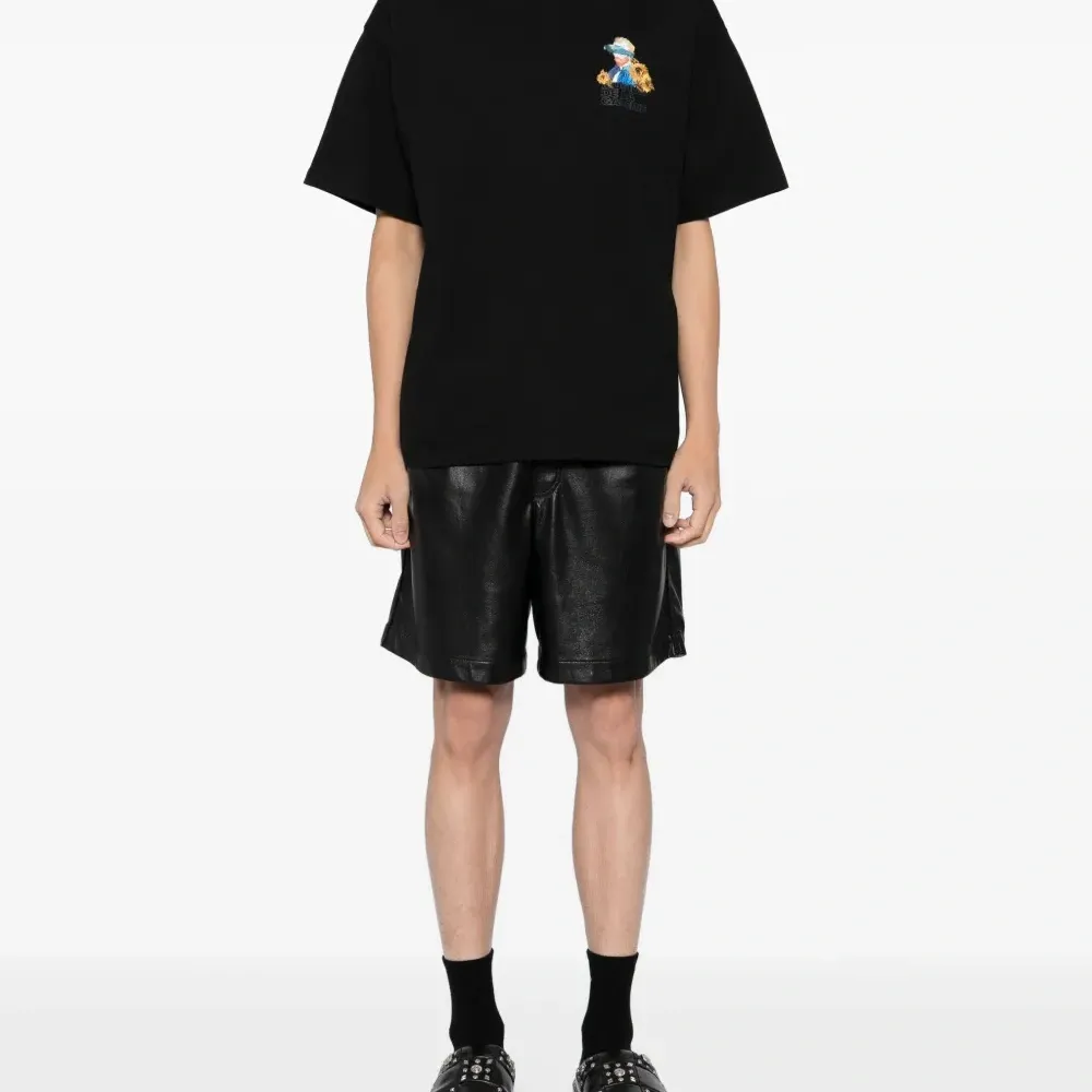 футболка с вышитым логотипом футболка с вышитым логотипом