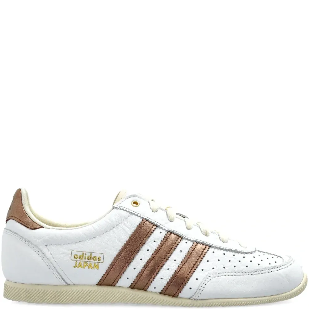 кроссовки с перфорацией