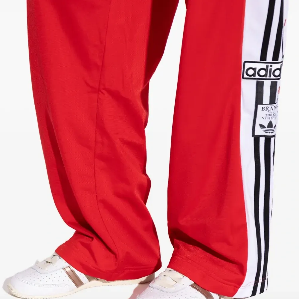 кроссовки с перфорацией