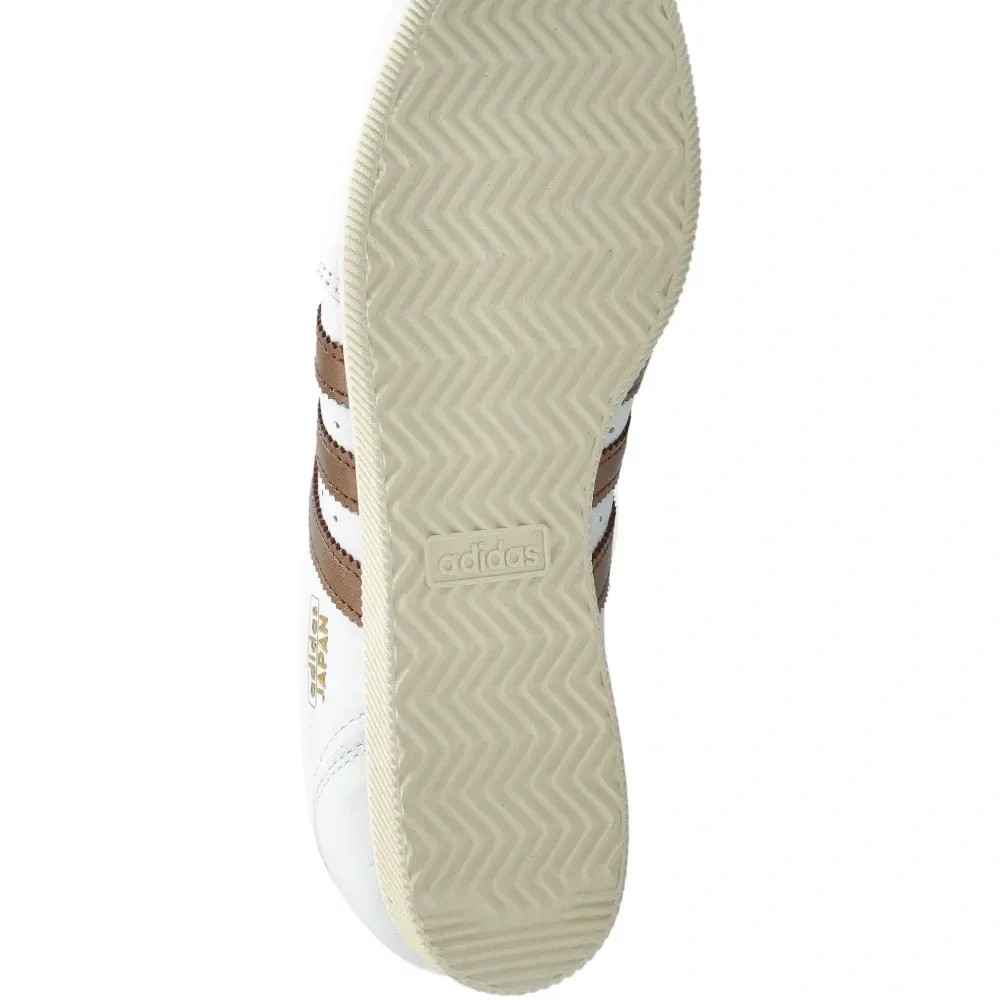 кроссовки с перфорацией