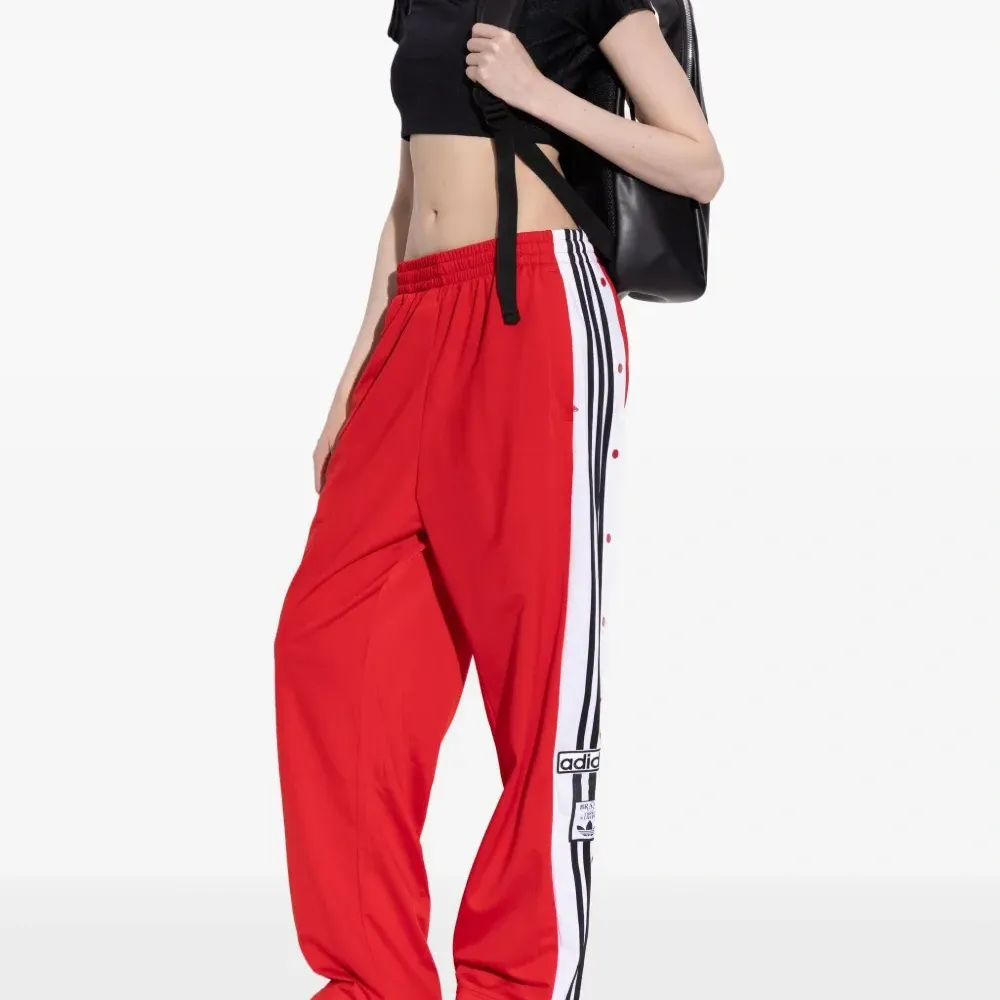 кроссовки с перфорацией