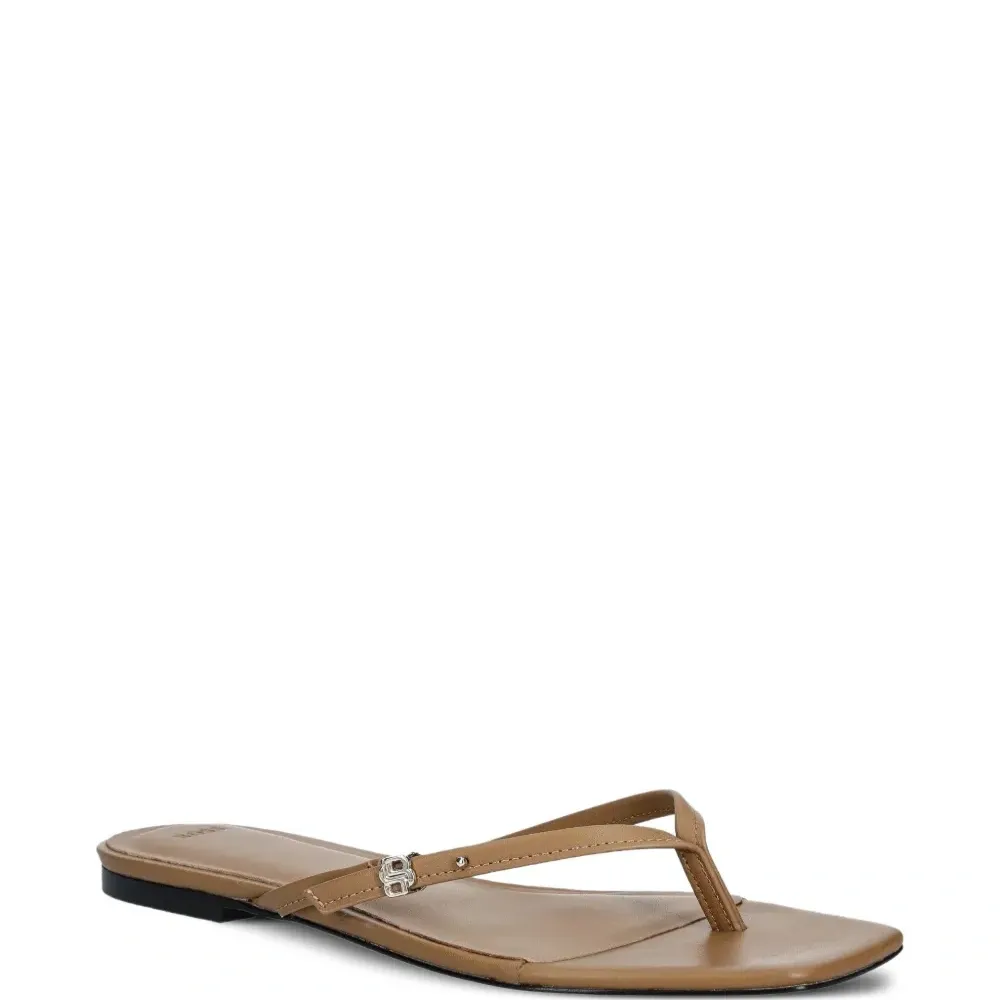 Босоножки с пряжкой и квадратным носком