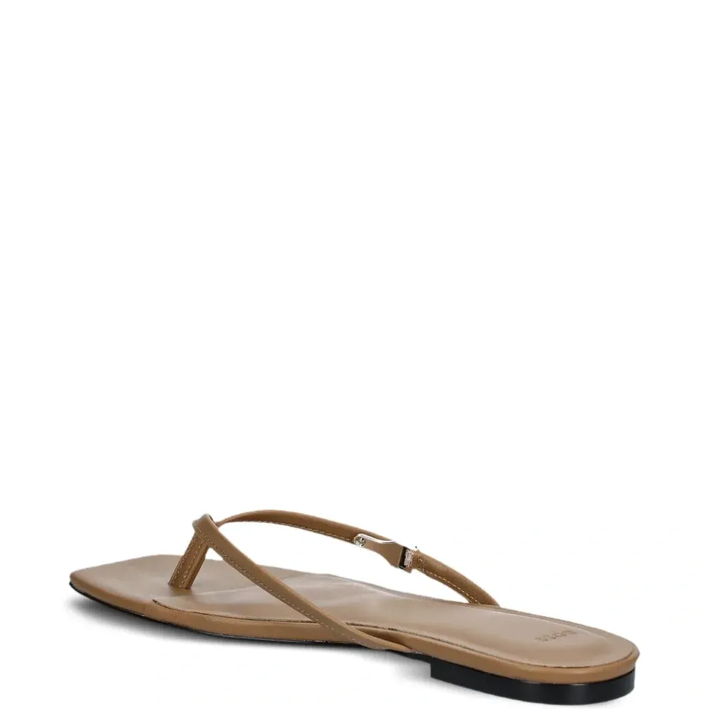 Босоножки с пряжкой и квадратным носком