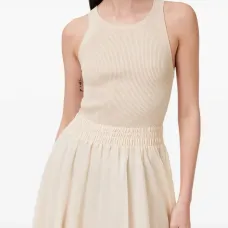 Платье из рубчатого трикотажа с присборенной талией Платье из рубчатого трикотажа с присборенной талией