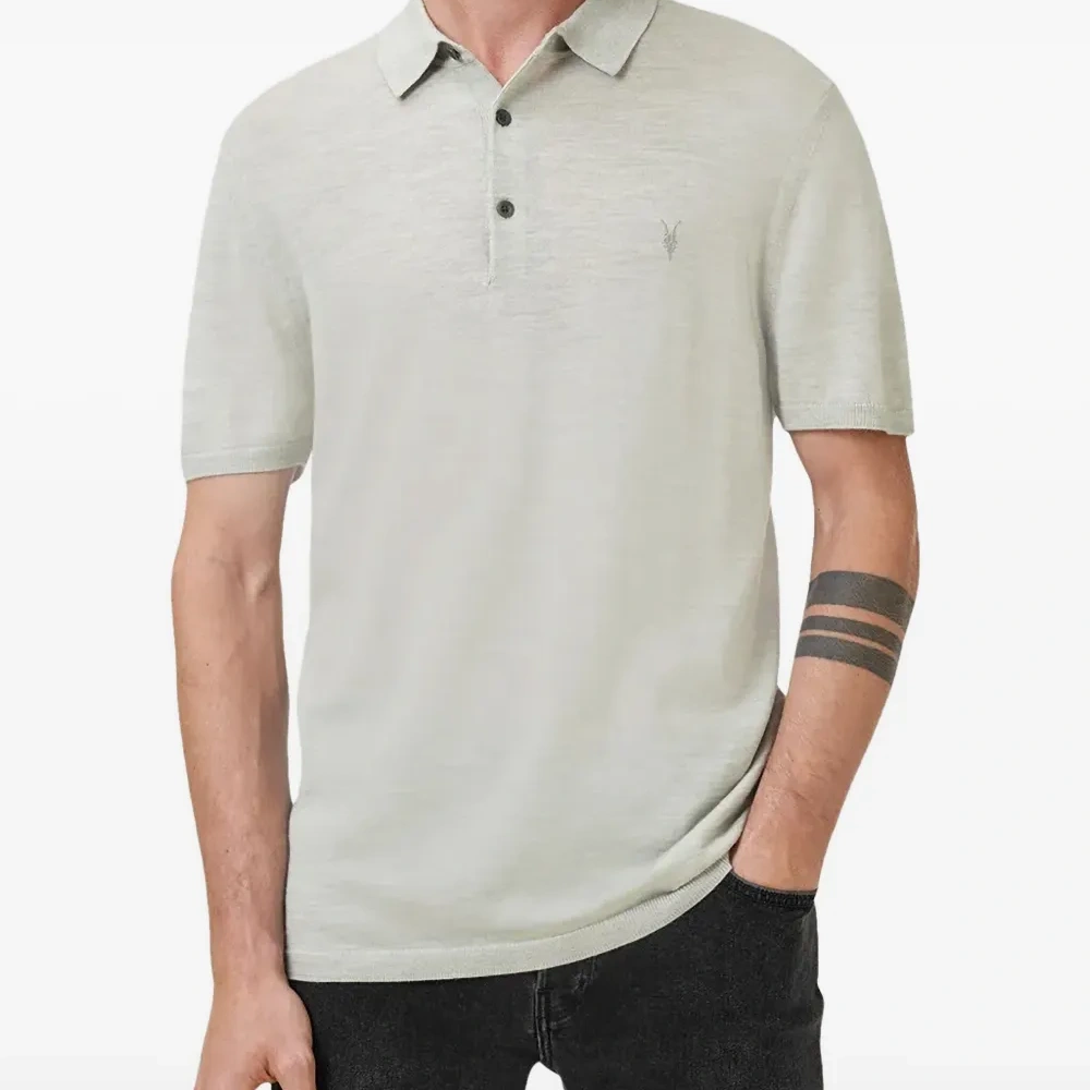 рубашка поло с короткими рукавами и вышивкой