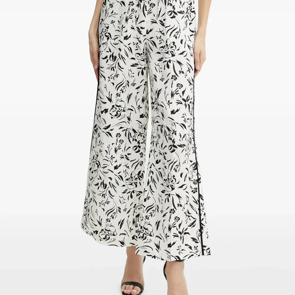 Брюки с кулиской и цветочным принтом