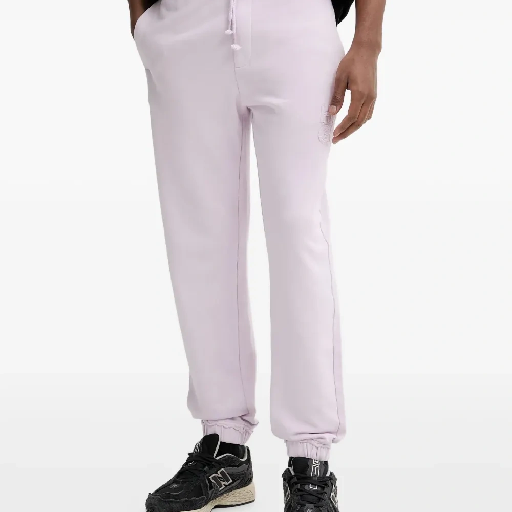 Спортивные брюки с вышитым логотипом