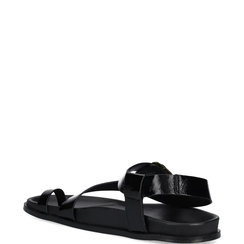 Сандалии на плоской подошве