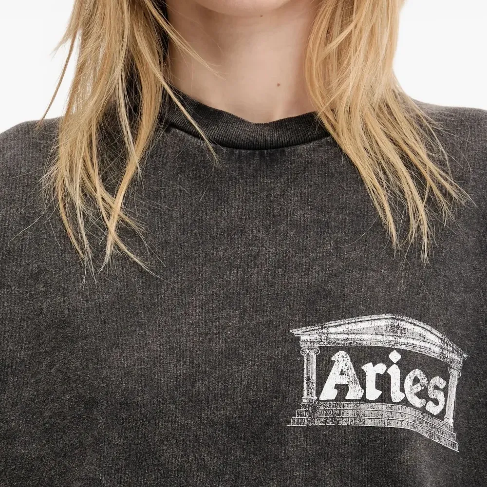 Футболка с длинными рукавами и логотипом