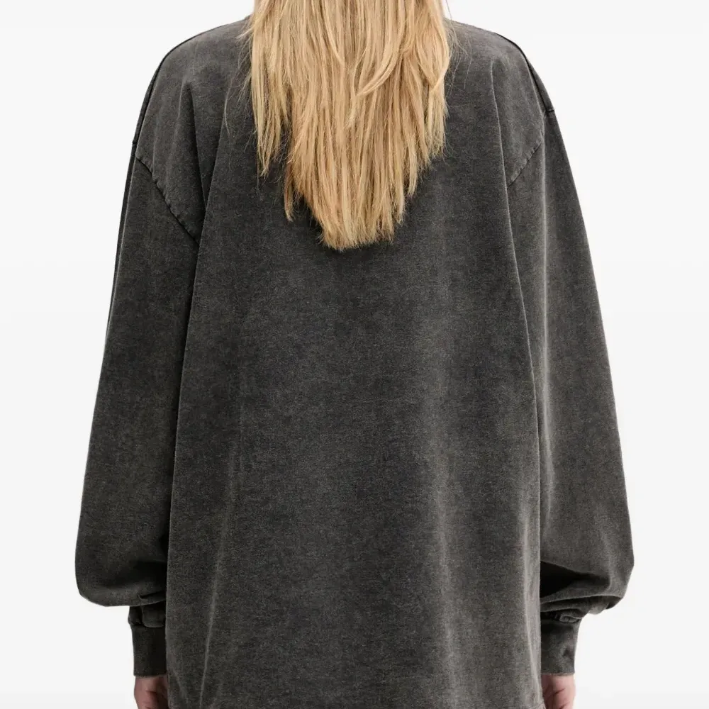 Футболка с длинными рукавами и логотипом