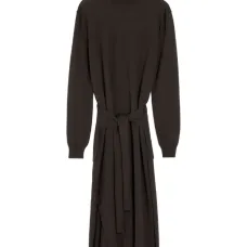 Трикотажное платье с поясом