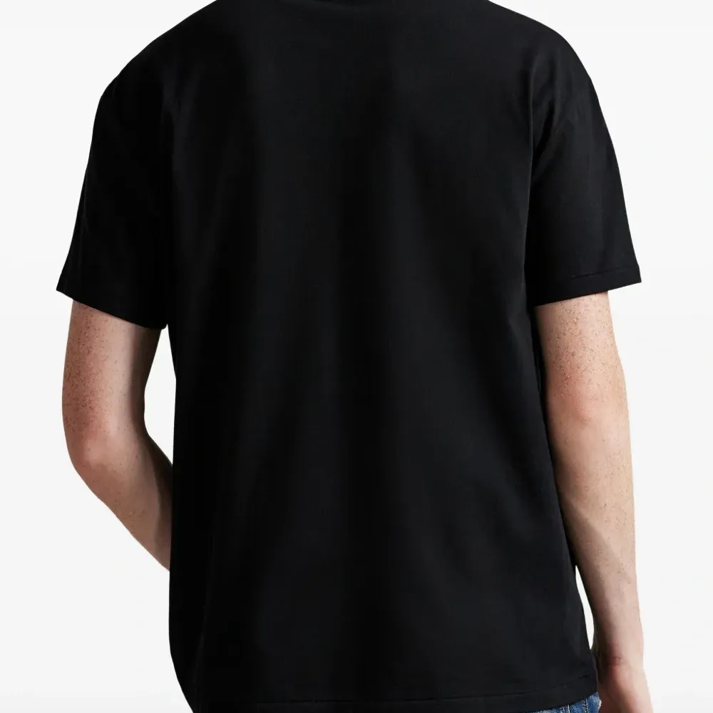 Футболка с графичным принтом Футболка с графичным принтом