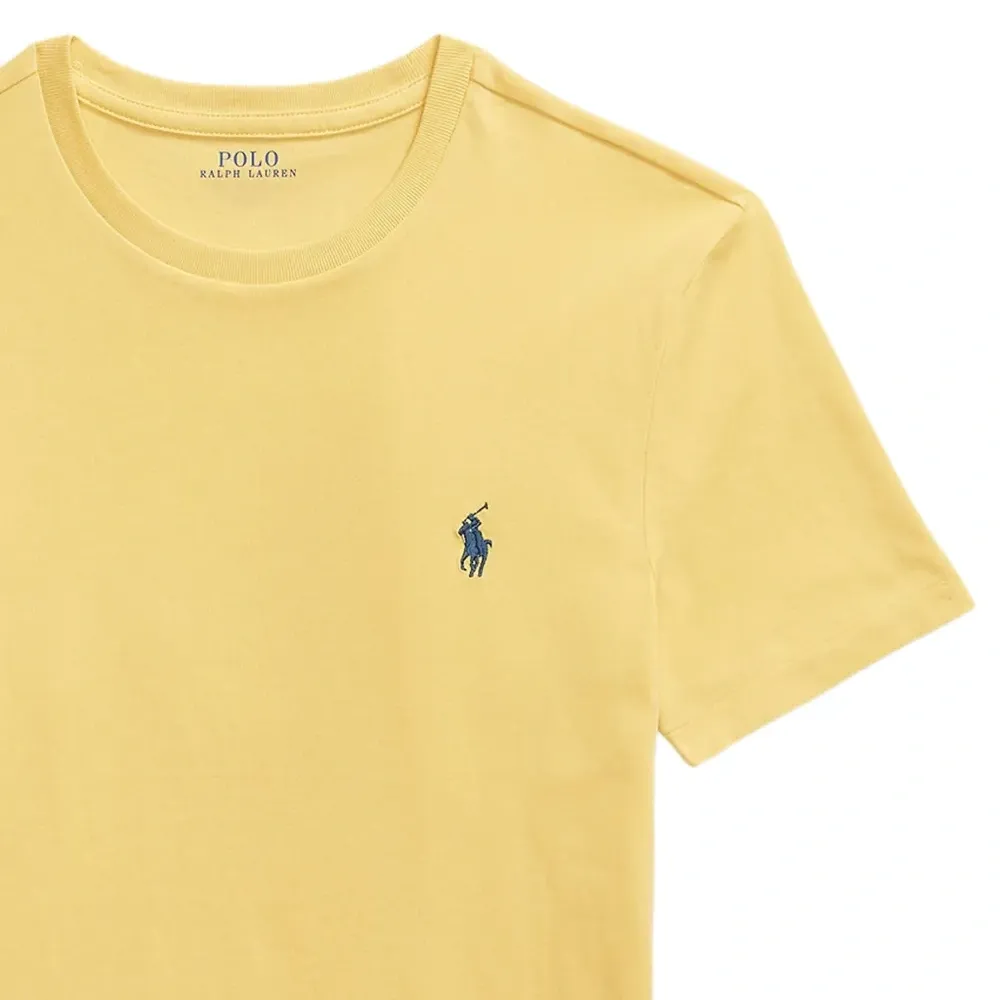 Футболка с вышивкой Футболка с вышивкой